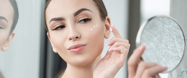 درمان تیرگی دور چشم با روش‌های خانگی و دارویی | راهنمای جامع مراقبت از پوست