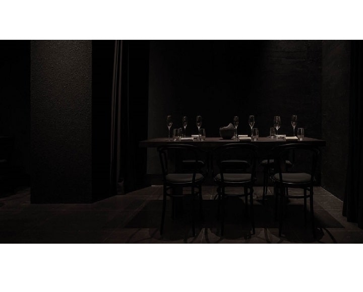 رستوران ایست در تاریکی